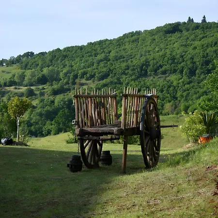 Sans Chichi Et Table Bed and Breakfast Escandolieres