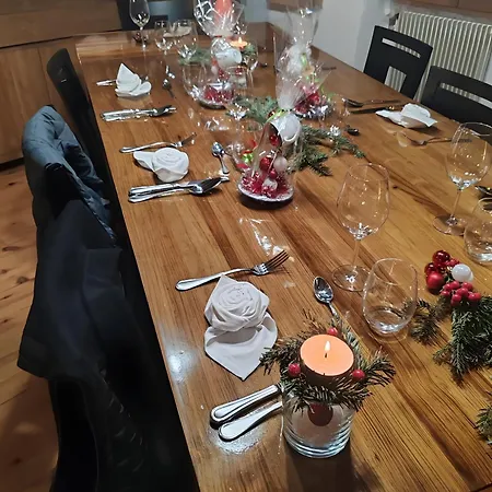 Sans Chichi Et Table Bed and Breakfast